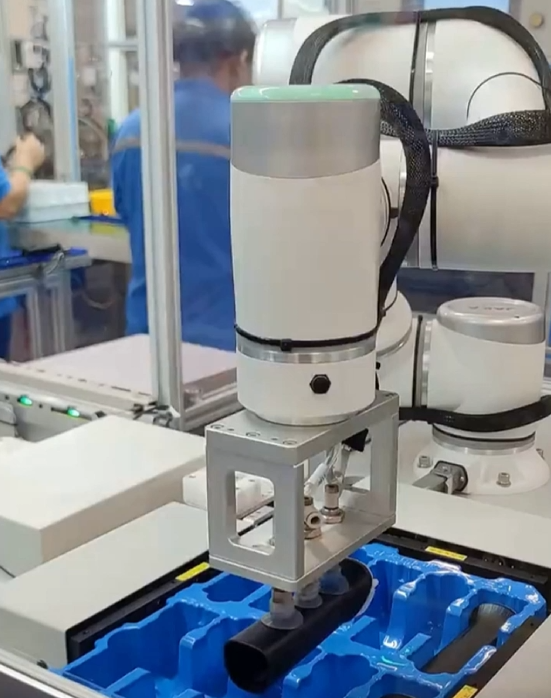 机器人上下料系统中的交互干涉问题深度解析